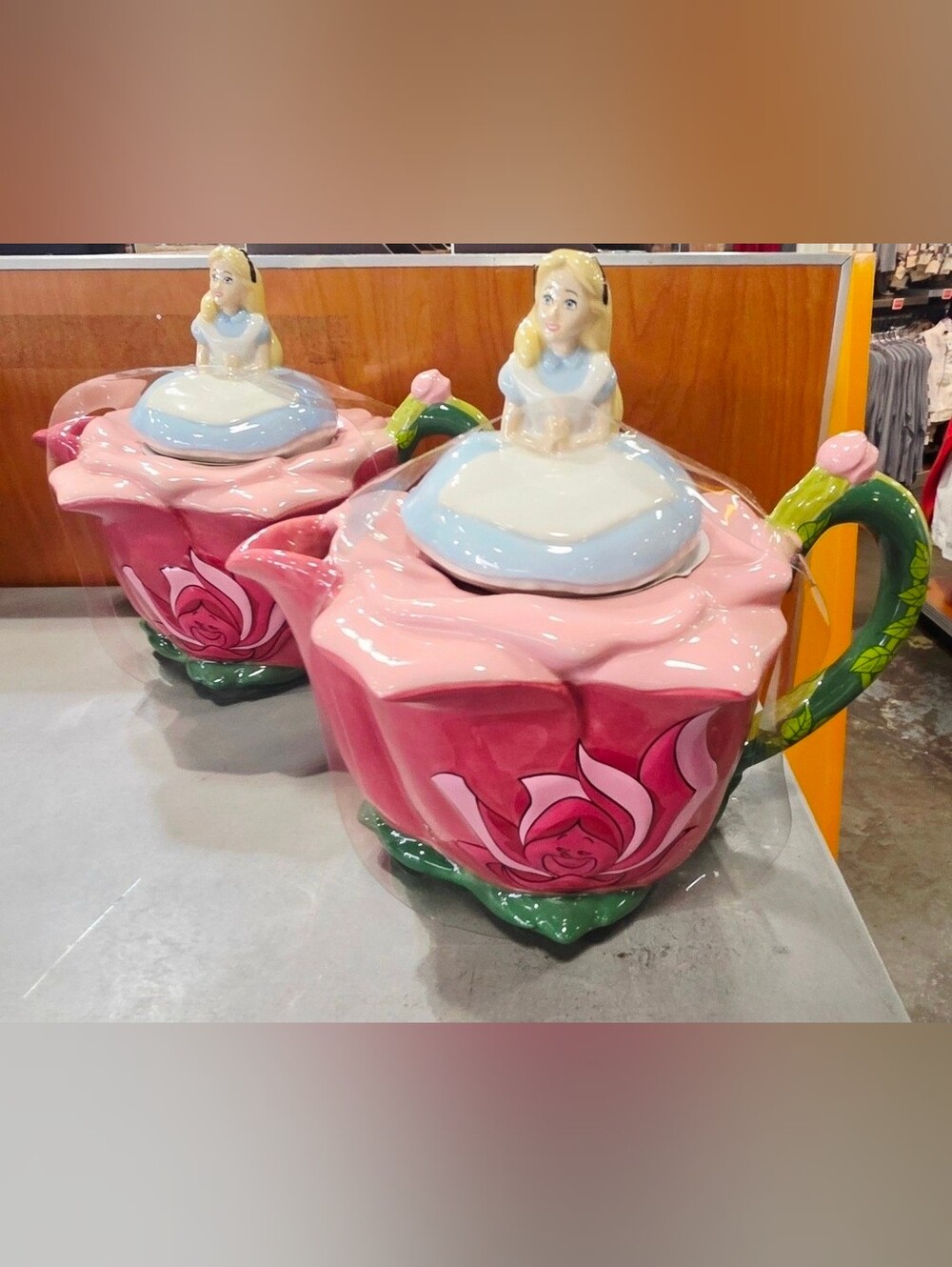 Disney Parks Epcot Alice in Wonderland Ashley Eckstein Tea Pot Limited Edition